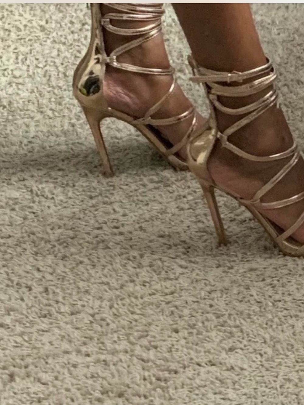 Steve Madden Gold Strappy Stiletto Sandals - new with box - Picture 3 of 6